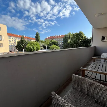 Tipos Arena - King Size Bed - Plne Zariadeny Apartamento Bratislava