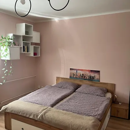 Tipos Arena - King Size Bed - Plne Zariadeny Bratislava